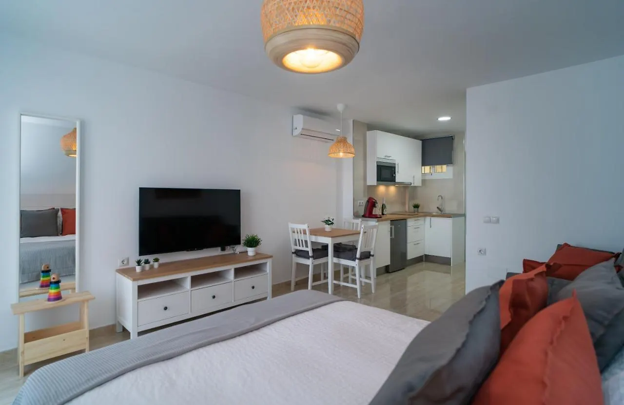 Jupiter Suites By Kaarina Benalmádena Apartmán